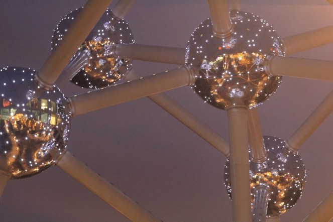 32_Viagem de trem pela Europa, Bruxelles, Bélgica (Natália Cagnani)