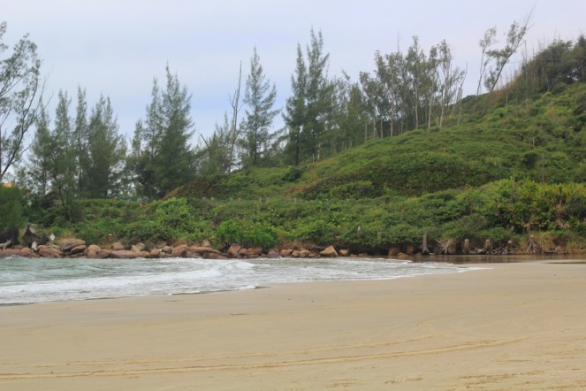 04_Praia do Ouvidor em Garopaba (Natália Cagnani)