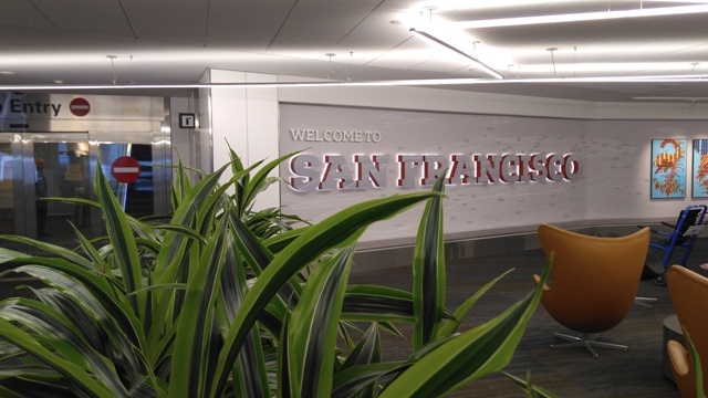 Saguão de desembarque no aeroporto de San Francisco, nos Estados Unidos (Natália Cagnani)