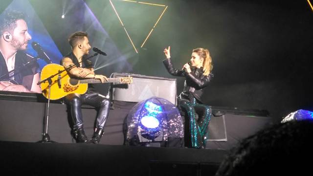 Sandy e Junior Nossa História em Curitiba no momento acústico, pertinho dos fãs (Natália Cagnani)