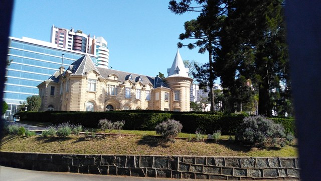 Castelo do Batel no bairro Batel em Curitiba (Natália Cagnani)
