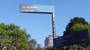 Passeio pelas ruas de Curitiba (Natália Cagnani)