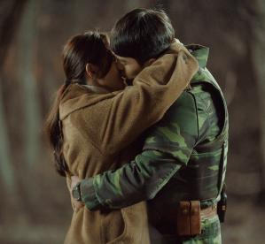 Beijo de despedida entre Yoon Se-Ri e Ri Jeong-Hyeok em Crash Landing on You