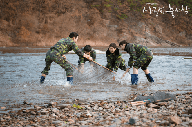 O esquadrão do capitão Ri formado por Pyo Chi-Su, Kim Ju-Meok, Park Kwang-Beom e Geum Eun-Dong em Crash Landing on You