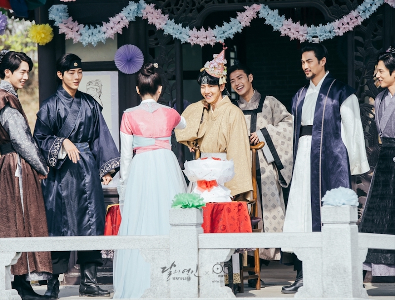 Festa de aniversário com os príncipes em Moon Lovers: Scarlet Heart Ryeo