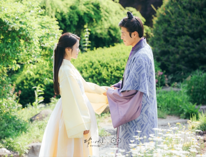 Hae Soo (IU) e Wang Wook (Kang Ha-Neul) em Moon Lovers: Scarlet Heart Ryeo