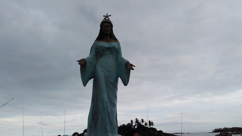 Praias de Vitória ES - Praia de Camburi - Píer de Iemanjá
