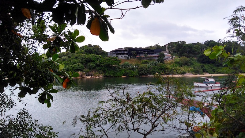 Praias de Vitória ES - Praia de Camburi - Píer de Iemanjá