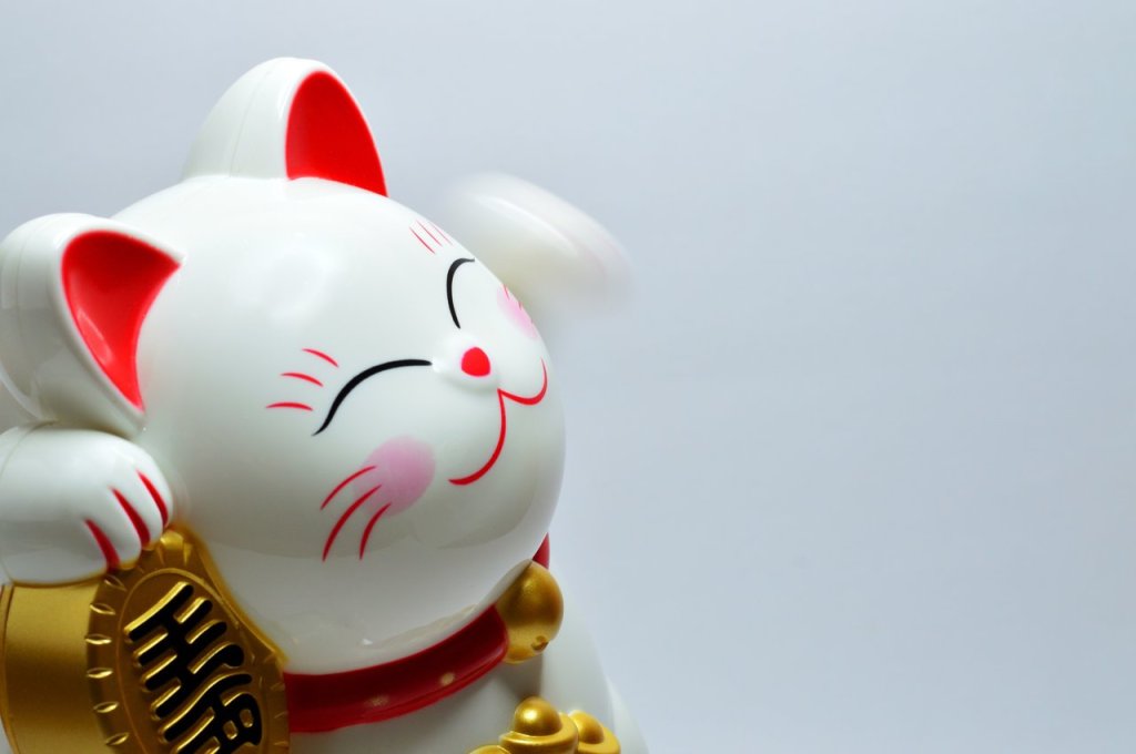 Poupar no Dia Mundial da Poupança (Maneki Neko)