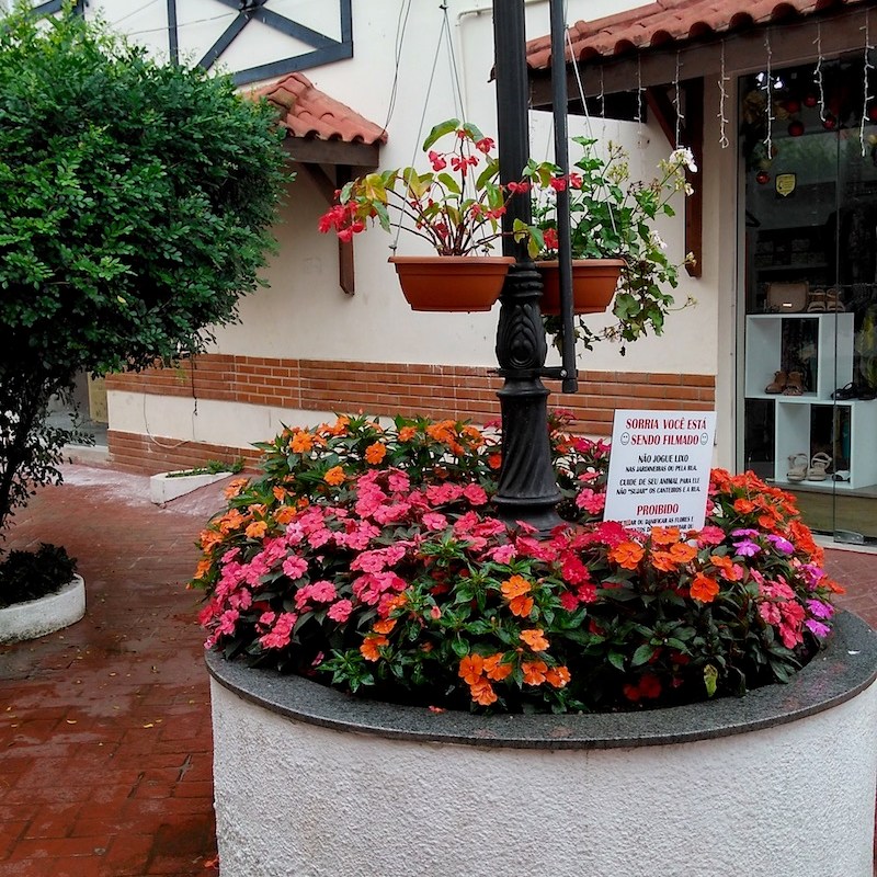 Rua do Lazer em Domingos Martins, nas montanhas capixabas, em época de Natal