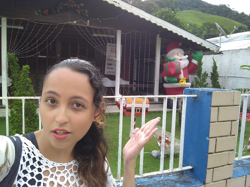 Enfeites de Natal em casas de Domingos Martins nas montanhas capixabas