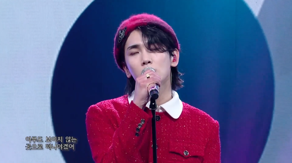 Key (SHINee) durante Ringtone live com performance inédita de Marry You