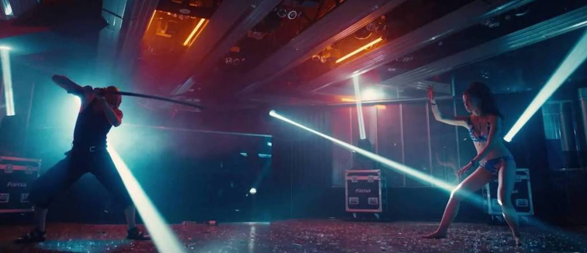 Batalha entre Rasubosu e Kuina em episódio de Alice in Borderland