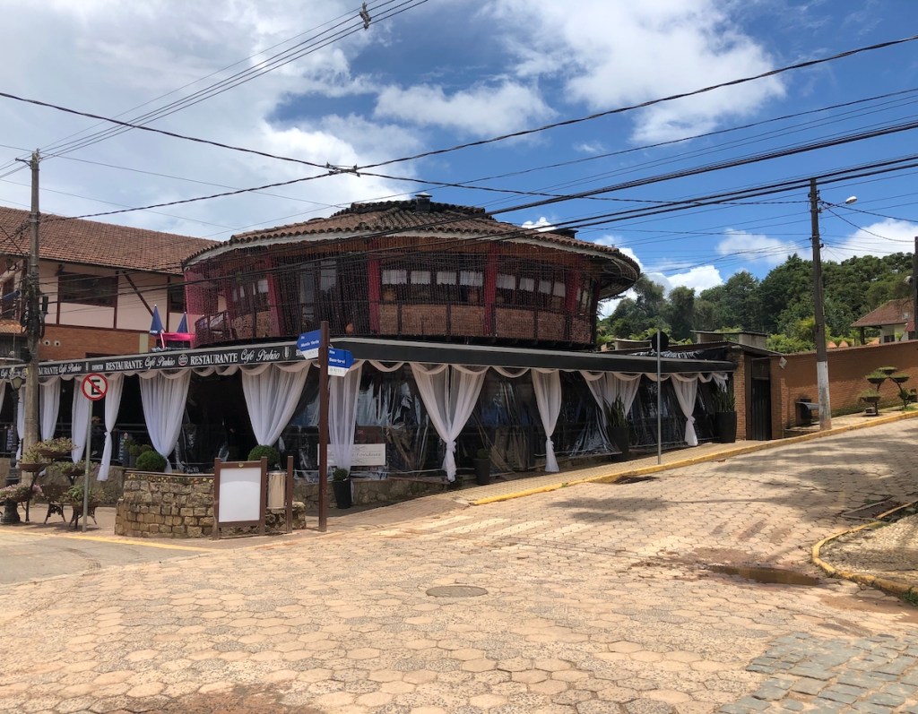 Onde comer em Monte Verde: Café Pinhão tem opções vegetarianas e veganas