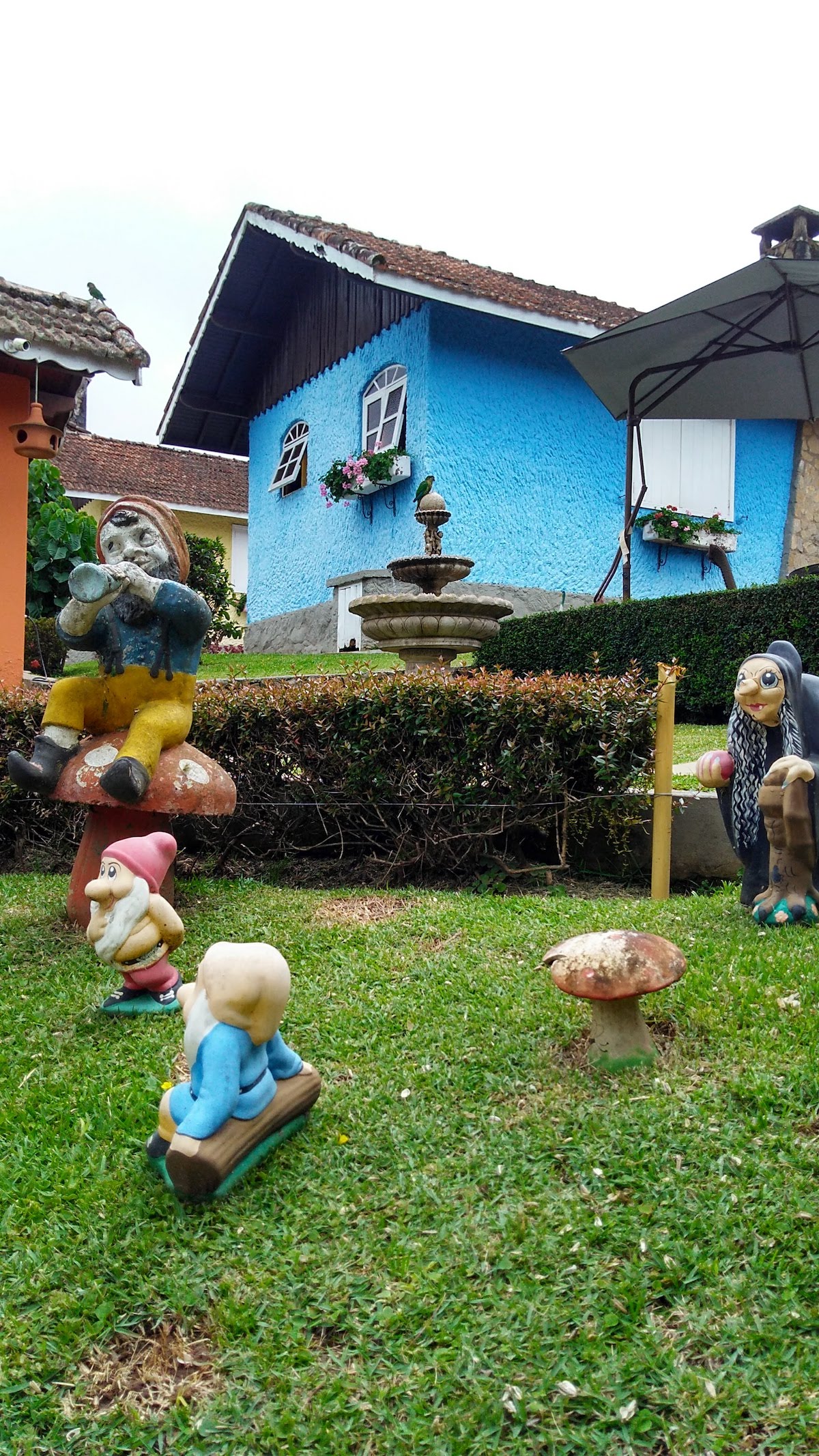 Jardim em pousada no centro de Monte Verde