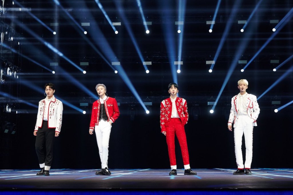 SHINee World: primeira live em grupo de Onew, Taemin, Key e Minho