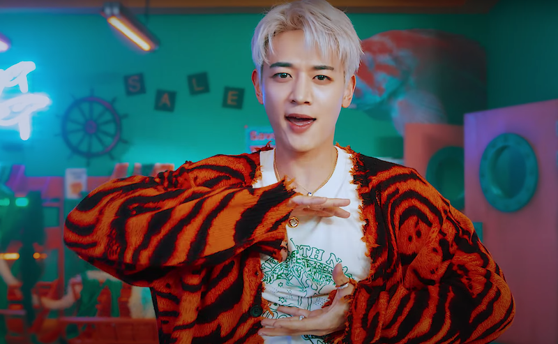 SHINee em cena do MV de "Atlantis"