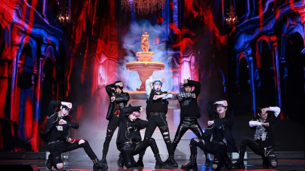 ENHYPEN faz comeback com álbum "Border: Carnival"