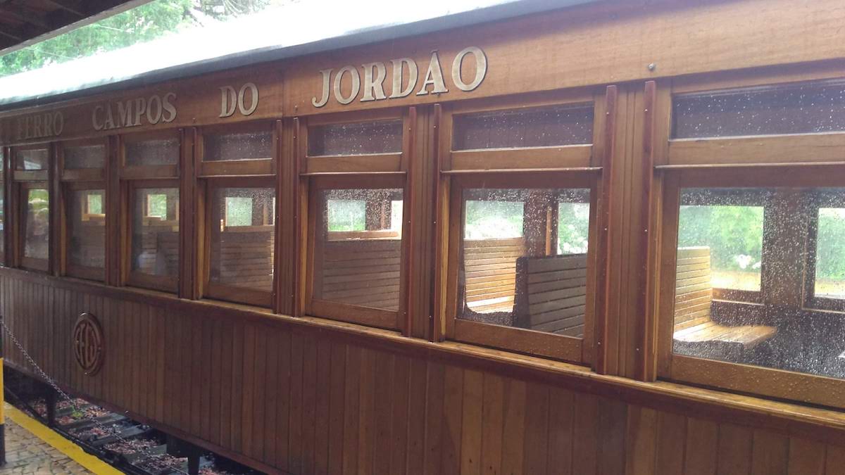 Bondinho na Vila Capivari em Campos do Jordão