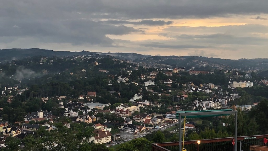 Vista de Campos do Jordão no topo do Morro do Elefante
