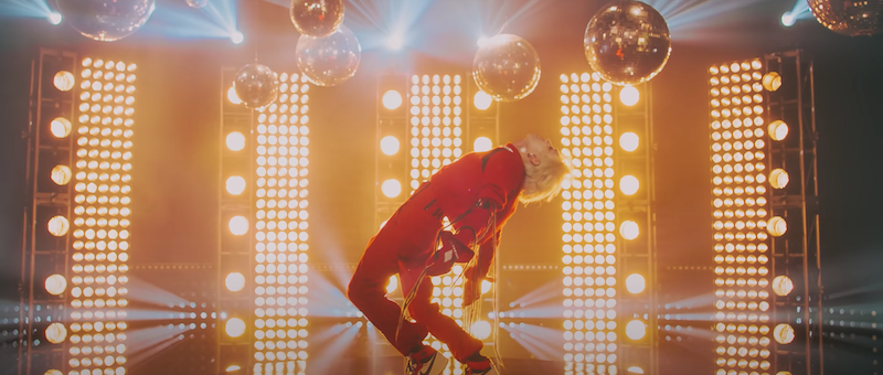 Key (SHINee) em cena do MV de Bad Love