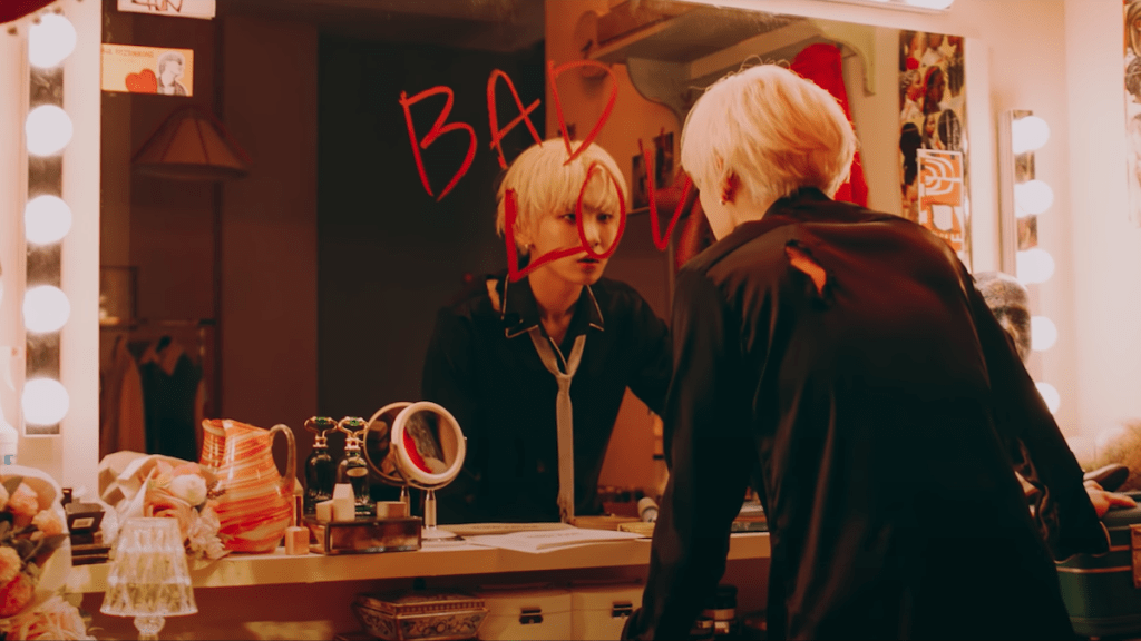 Key (SHINee) em cena do MV de Bad Love