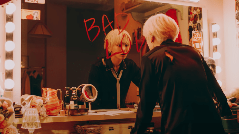Key (SHINee) em cena do MV de Bad Love