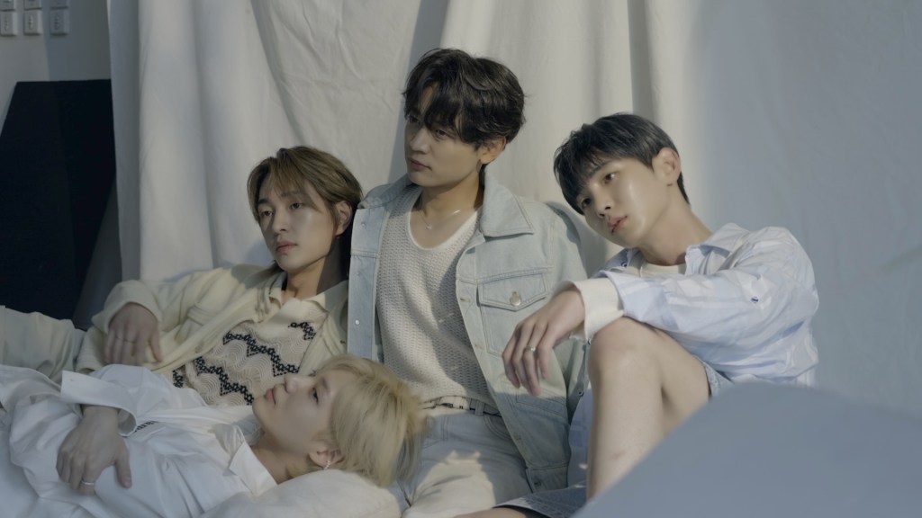 SHINee Day: foto Onew, Taemin, Minho e Key nos bastidores para a comemoração dos 15 anos de SHINee