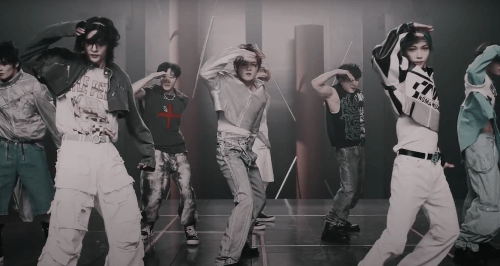 MV Social Path Stray Kids Coreografia