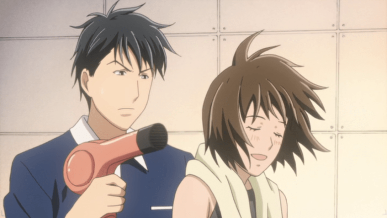 Imagem de Chiaki secando o cabelo de Nodame no anime Nodame Cantabile