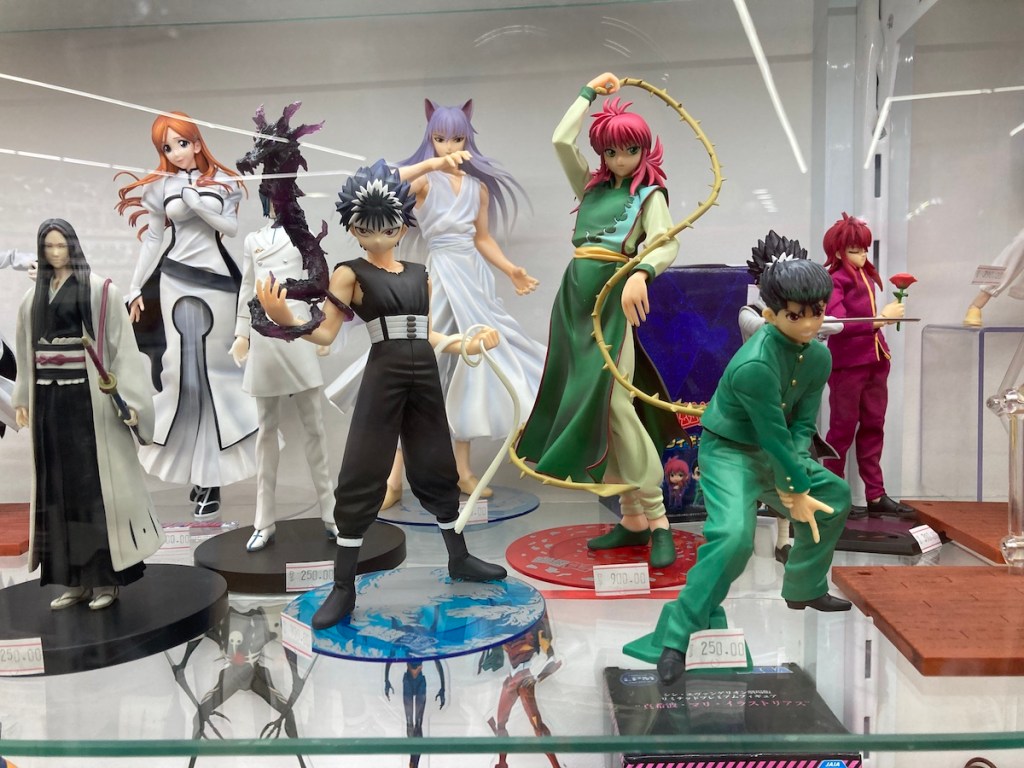 Figure Actions do anime Yu Yu Hakusho dentro do Sogo Plaza Shopping no bairro Liberdade em São Paulo