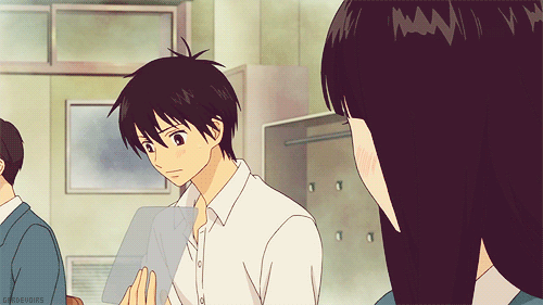 Imagem do anime Kimi ni Todoke com os olhares de Kuronuma e Kazehaya se encontrando