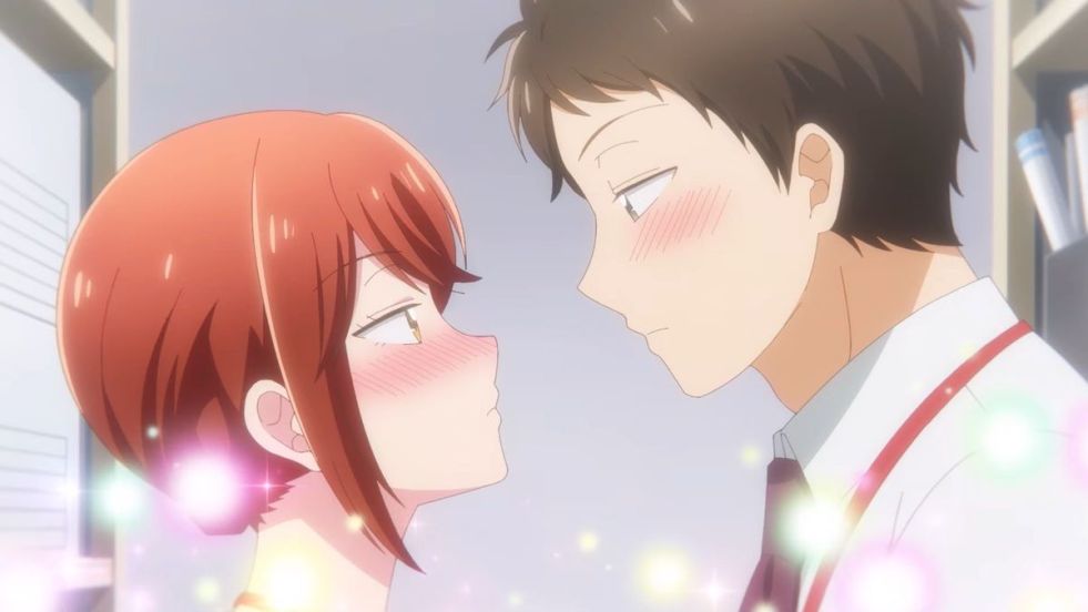 Cena do anime Kono Kaisha ni Suki na Hito ga Imasu onde Yui e Masugu se olham com os rostos vermelhos