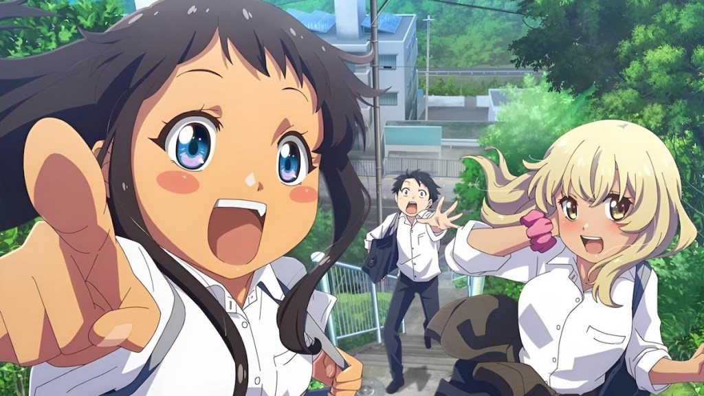 Imagem do anime Okitsura com Hina e Kana sorrindo, enquanto Teru tenta alcançá-las