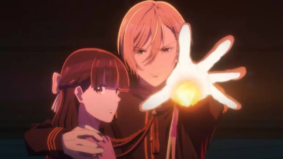 Imagem do anime Watashi no Shiawase na Kekkon com Miyo e Kiyoka abraçados, enquanto ele olha para a frente com uma mão prestes a lançar um ataque