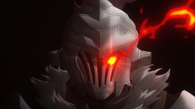 Imagem do anime Goblin Slayer com close no rosto com armadura do Goblin Slayer. Detalhe do olho esquerdo com um brilho intenso vermelho