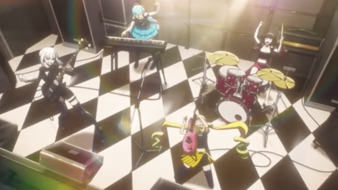 Cena do anime Rock wa Lady no Tashinami Deshite com a banda no palco