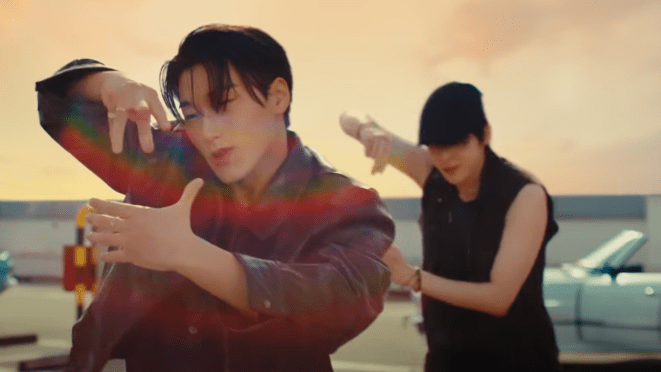 Cena do MV de Lemon Drop do álbum Golden Hour: Part.3 do ATEEZ com close na coreografia do refrão