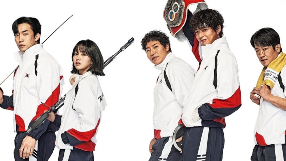 Elenco do K-Drama Good Boy: Ko Man-Sik (Heo Sung-Tae), Ji Han-Na (Kim So-Hyun), Kim Jong-Hyeon (Lee Sang-Yi), Yoon Dong-Joo (Park Bo-Gum) e Shin Jae-Hong (Tae Won-Seock) com seus uniformes de atletas coreanos