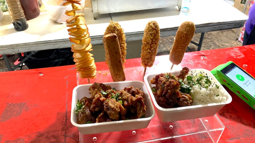 Festival da Cultura Coreana no Bom Retiro: batata tornado, corn dog e mais korean street food