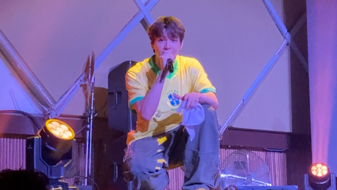 Show do Kang Daniel no Brasil: olhando para a minha câmera?