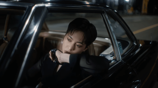 Cena do MV de "Overdrop" do álbum homônimo de Xiumin [EXO]
