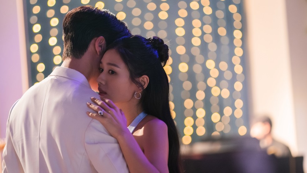 Review do K-Drama Dynamite Kiss: personagens Ji-Hyeok (Jang Ki-Yong) e Go Da-Rim (Ahn Eun-Jin) dançando