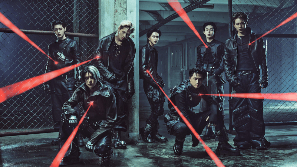 Review do álbum THE SIN : VANISH com todos os membros do ENHYPEN — Sunghoon, Jake, Ni-ki, Jungwon, Jay, Sunoo e Heeseung (da esquerda para a direita) — na mira de lasers